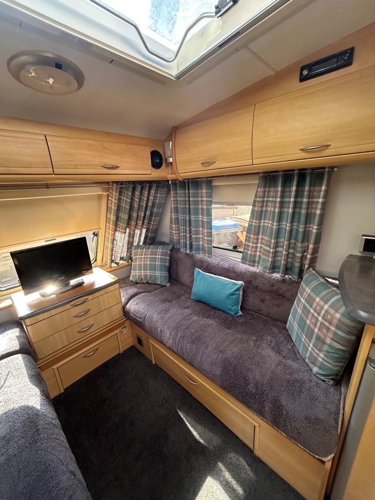 Fixed Bed / 4 berth Sterling Europa caravan 
