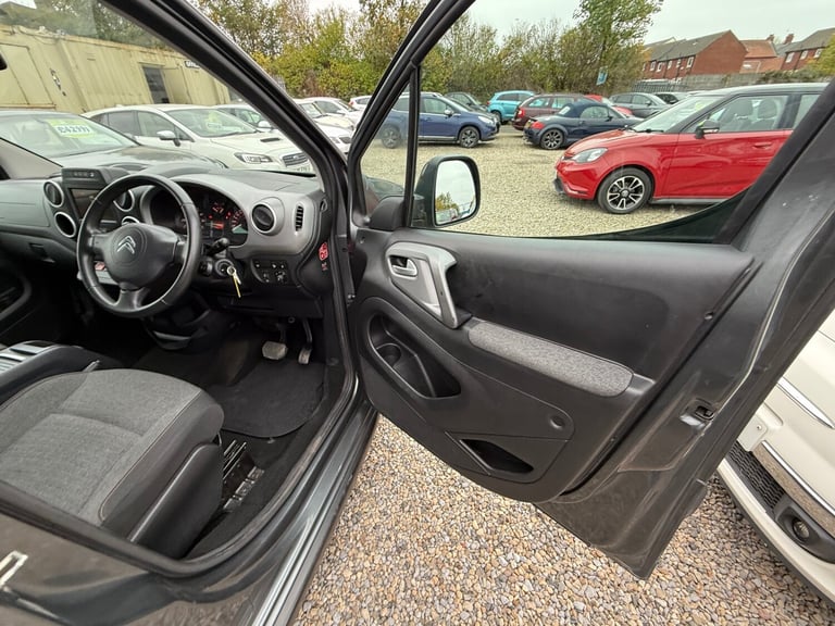 FRESH SERVICE,SERVICE HISTORY,2KEYS,FINANCE AVAILABLE,WARRANTY AVAILABLE NATIONA