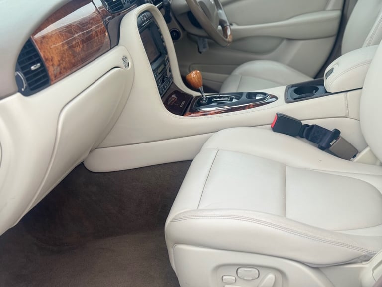 2003 Jaguar XJ XJ6 3.0 V6 SE 4dr Auto SALOON Petrol Automatic