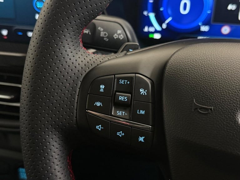 2022 Ford Focus 1.0T EcoBoost MHEV ST-Line Vignale DCT Euro 6 (s/s) 5dr Hatchback PETROL Automatic
