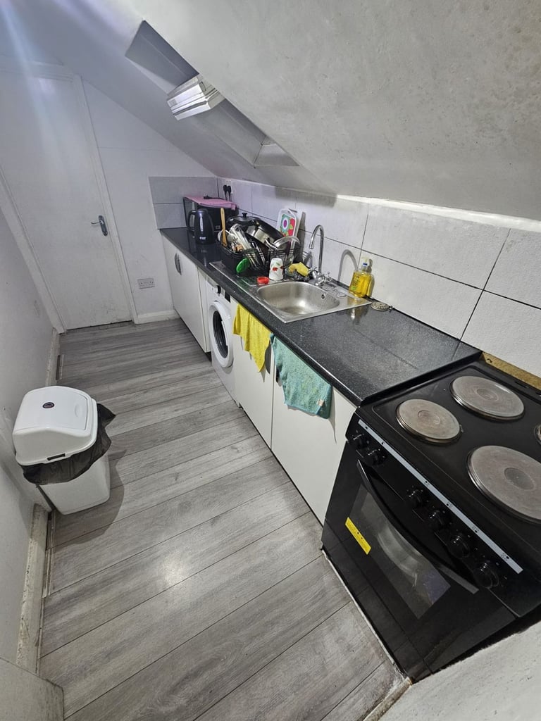 En suite Double Room - To Rent In Forest Gate Station E7 9AP 