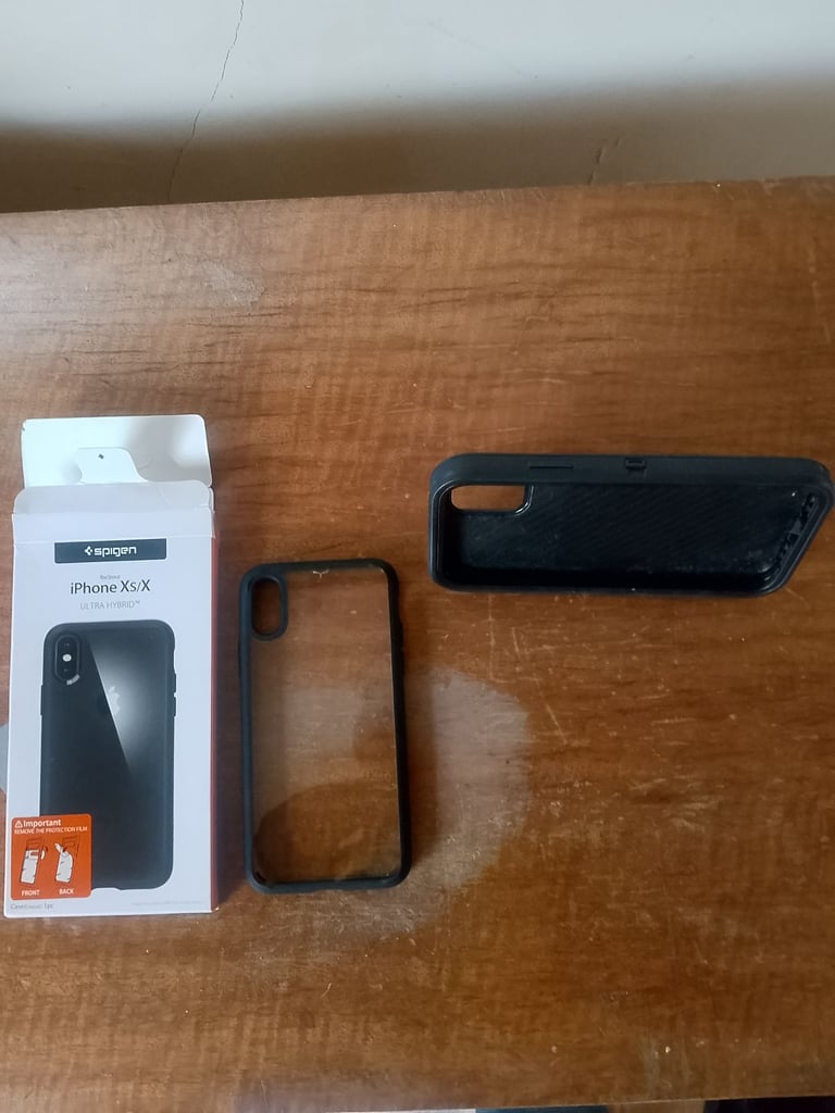Spigen iPhone 11 & XR Phone Case with Stand