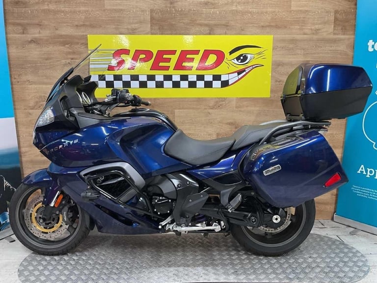 TRIUMPH TROPHY 1200 SE 2013