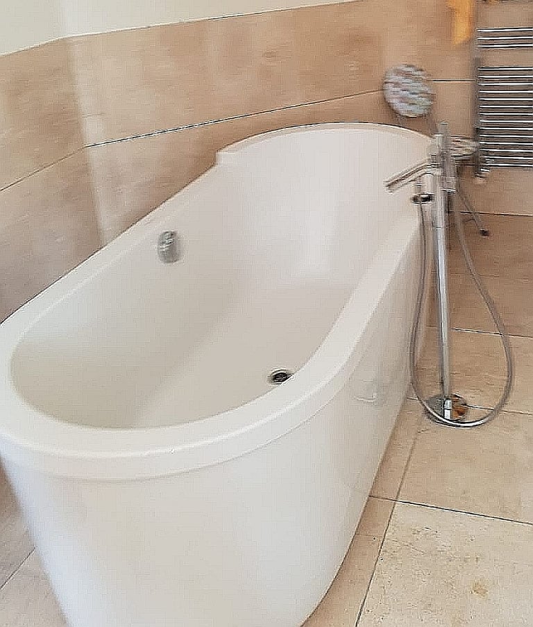 image for DURAVIT WHITE BATHROOM SUITE 