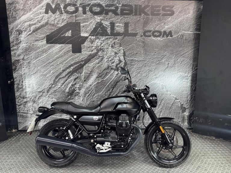 MOTO GUZZI V7 IV STONE 2022
