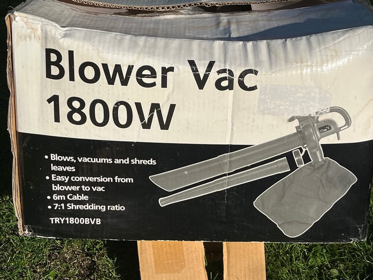 B&Q corded 240v garden blower vac TRY18000BVB