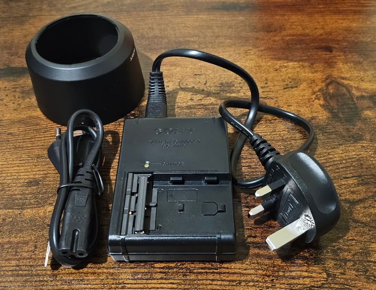 Sony Alpha 58 digital camera with 4GB SD card + 35-700mm zoom lens