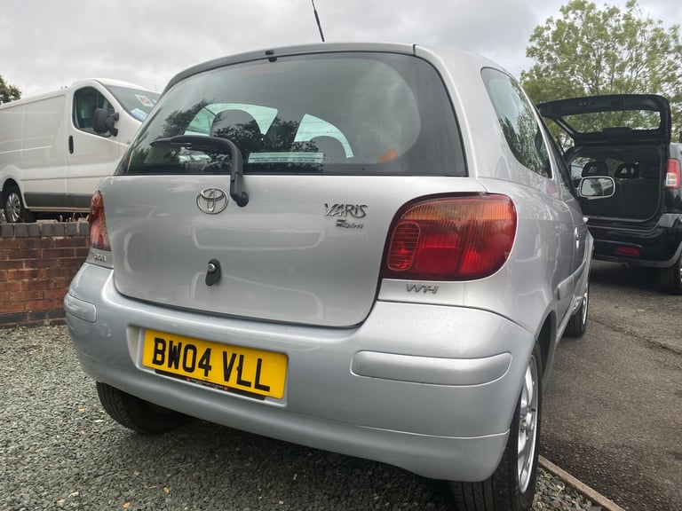 2004 Toyota Yaris 1.3 VVT-i T Spirit 3dr Auto HATCHBACK Petrol Automatic