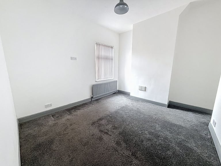 2 bedroom house in Shelton New Road, Stoke-on-Trent