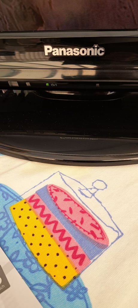 PANASONIC LCD TELEVISION 26 INCH ON A STAND WITH REMOTE AND INSTRUCTIONS. IMMACULATE.