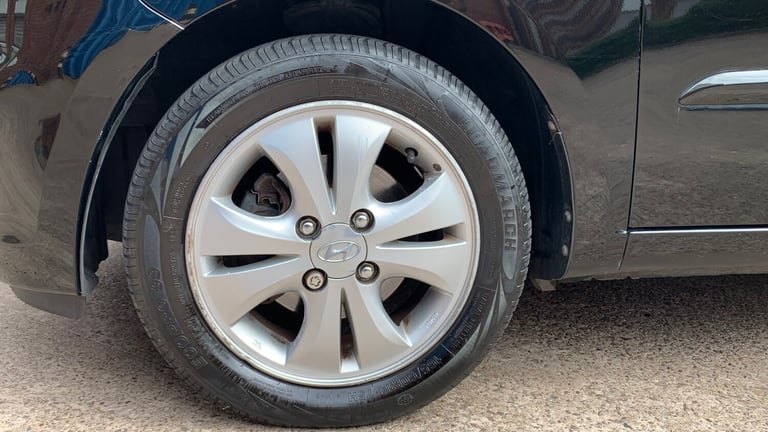 HYUNDAI i10 ACTIVE 5 DOOR HATCHBACK MANUAL ULEZ £20 ROAD TAX