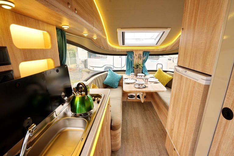 Freedom Carpento 360 - Lightweight 3 or 4 berth caravan with bathroom