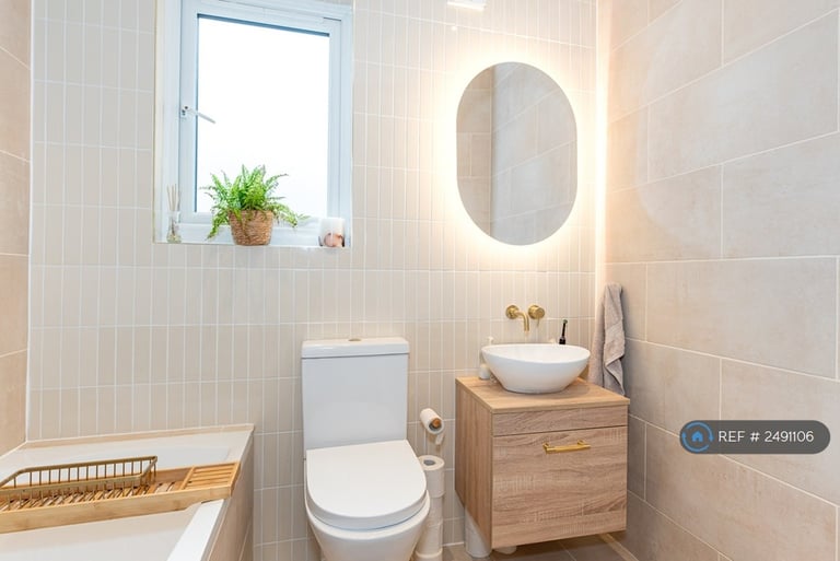 3 bedroom house in Medusa Road, London, SE6 (3 bed) (#2491106)