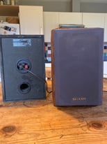 Pair vintage Sharp speakers 