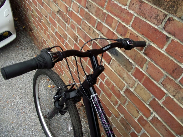 APOLLO SPIRAL 27.5 MOUNTAIN BIKE FOR SALE.CLEAN CONDITION.(FULLY SERVICED)