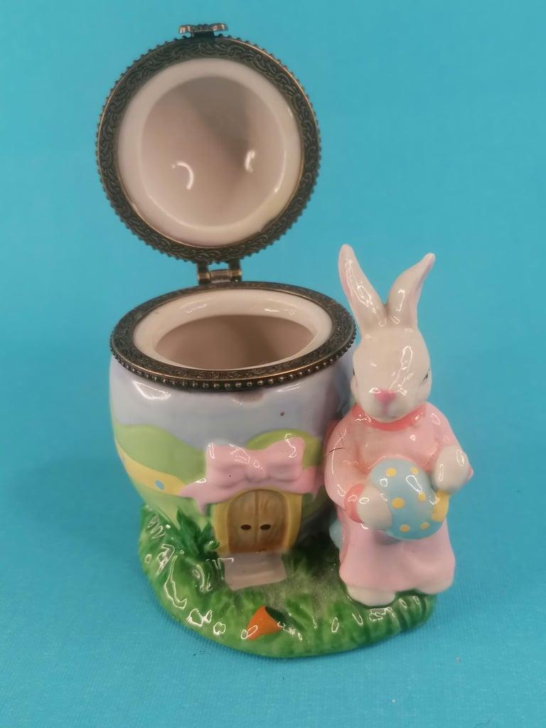Vintage  Rabbit Trinket box 3-inch height. 