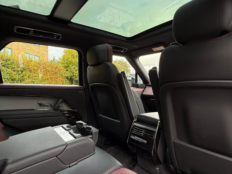 2023 Land Rover Range Rover Sport 3.0 D300 MHEV Dynamic SE SUV 5dr Diesel Auto 4WD Euro 6 (s/s) (...