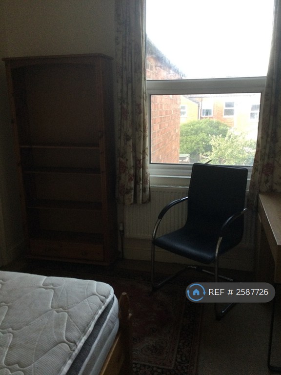 1 bedroom in Southampton Road, Northampton, NN4 (#2587726)