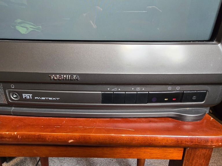 Toshiba 2102TB 21" CRT TV For Retro Gaming, great condition with remote
