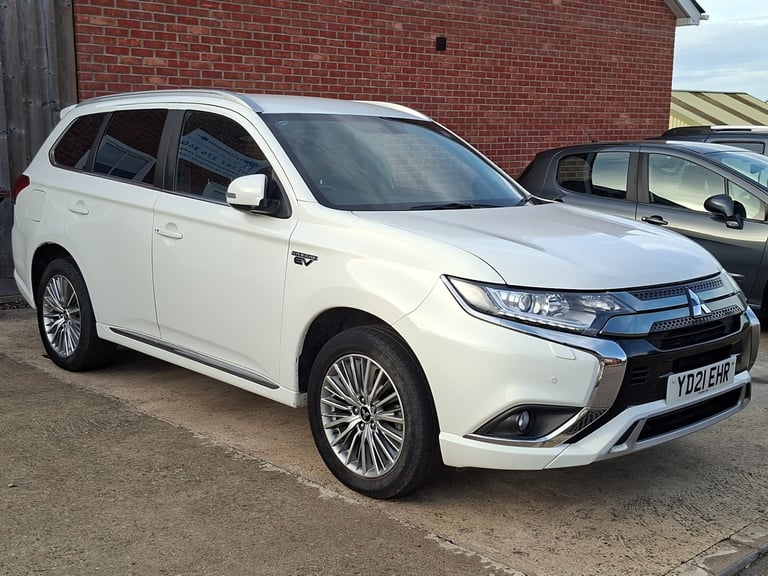 2021 21 Mitsubishi Outlander 2.4 PHEV Dynamic CVT Auto 4WD. 13.8kWh. 1 Owner.
