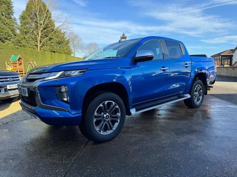 MITSUBISHI L200 2.2 DI-D DC Barbarian 4WD Euro 6 (s/s) 4dr Blue Manual Diesel 20