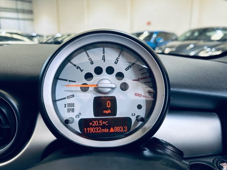 2010 60 MINI CONVERTIBLE 1.6 ONE CONVERTIBLE 2DR PETROL MANUAL EURO 5 (98 PS)