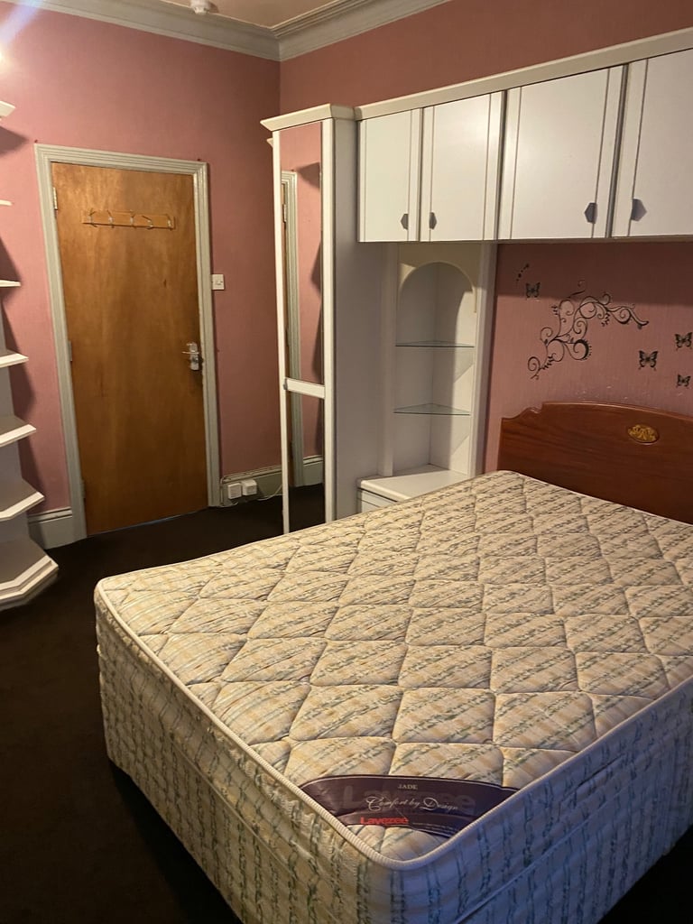 DOUBLE ROOM TO RENT, SHIPLEY, BD18. ALL BILLS INCLUDED