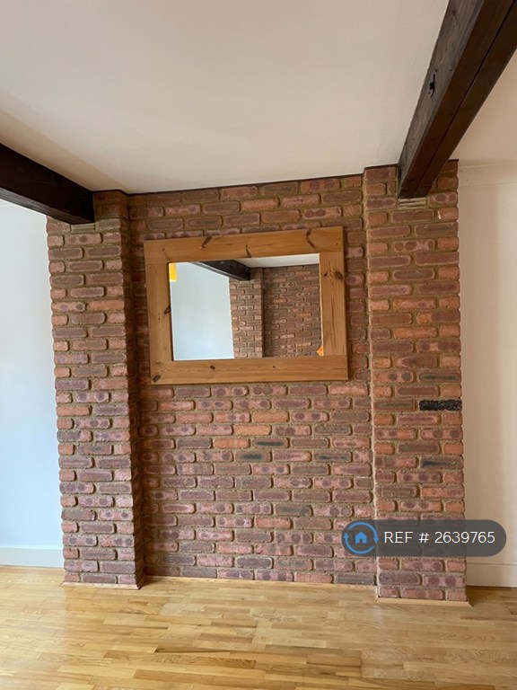 2 bedroom flat in The Spires, Canterbury, CT2 (2 bed) (#2639765)
