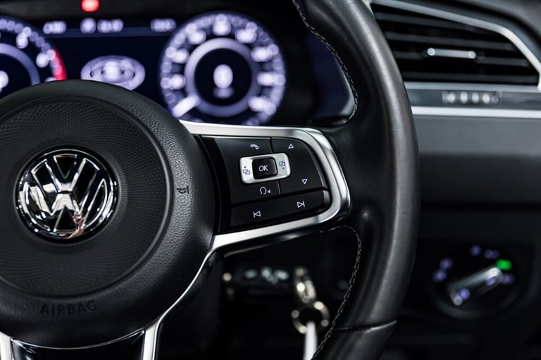 2017 Volkswagen Tiguan R LINE TSI BMT 4MOTION DSG SLIDING PANORAMIC ROOF Estate Petrol Semi Autom...