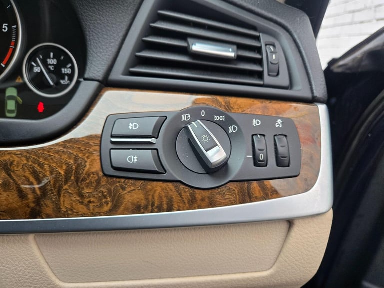 2013 BMW 5 Series 2.0 520d SE Auto Euro 5 (s/s) 4dr SALOON Diesel Automatic