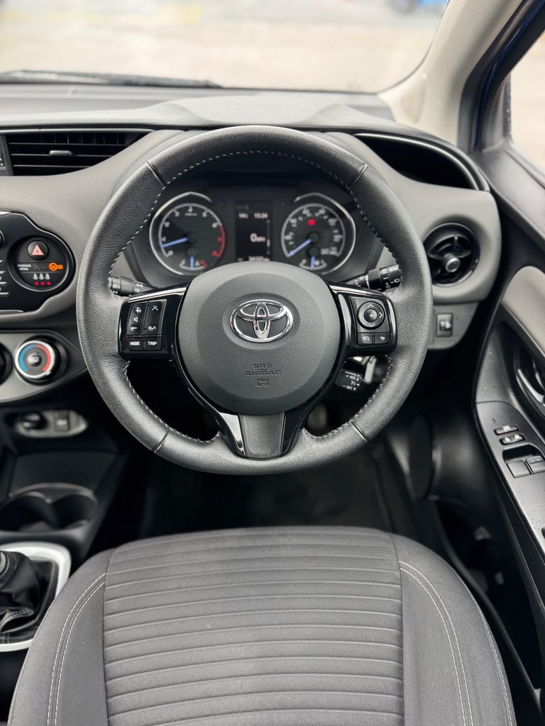 2018 Toyota Yaris icon 1.5 litre petrol manual 34,000 miles fully serviced cheap insurance 