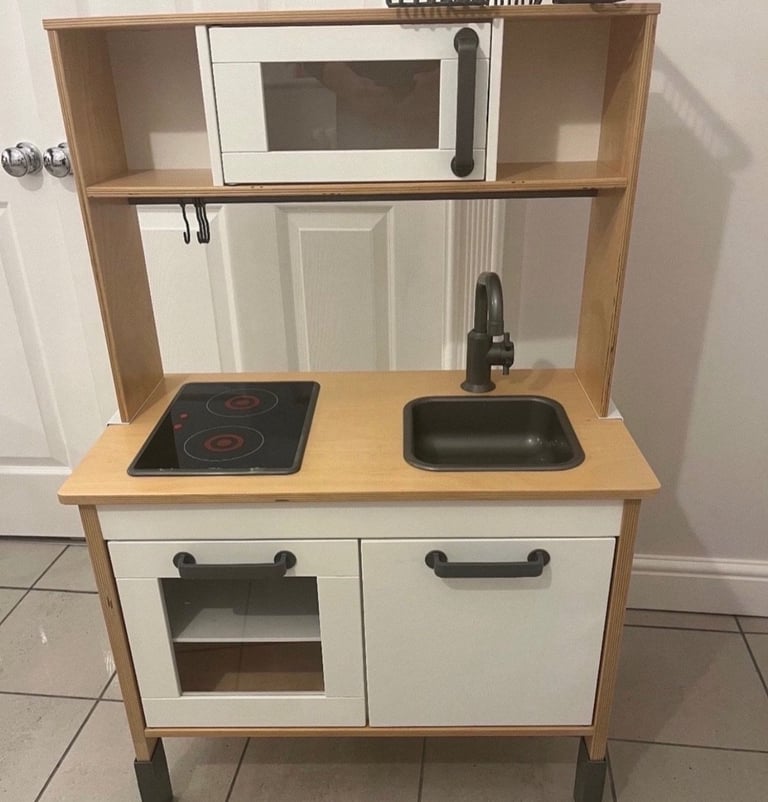 KIDS IKEA PLAY KITCHEN 