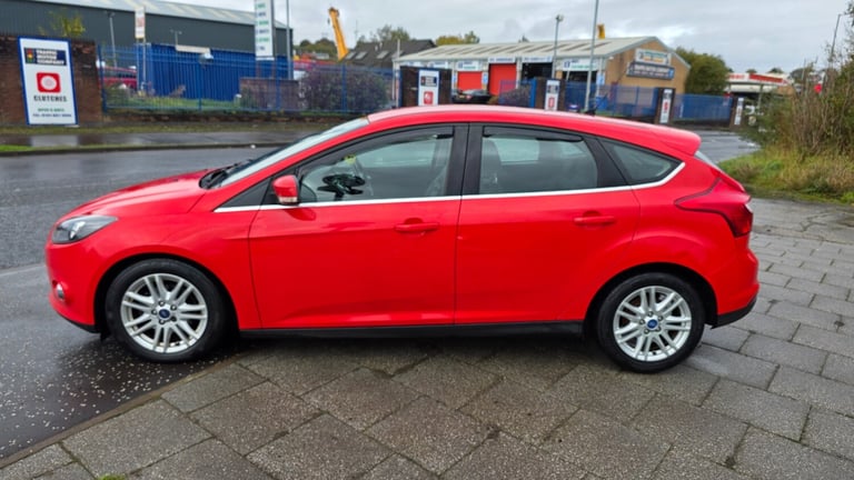 2013 Ford Focus 1.6 TDCi Titanium ECOnetic 5dr HATCHBACK Diesel Manual