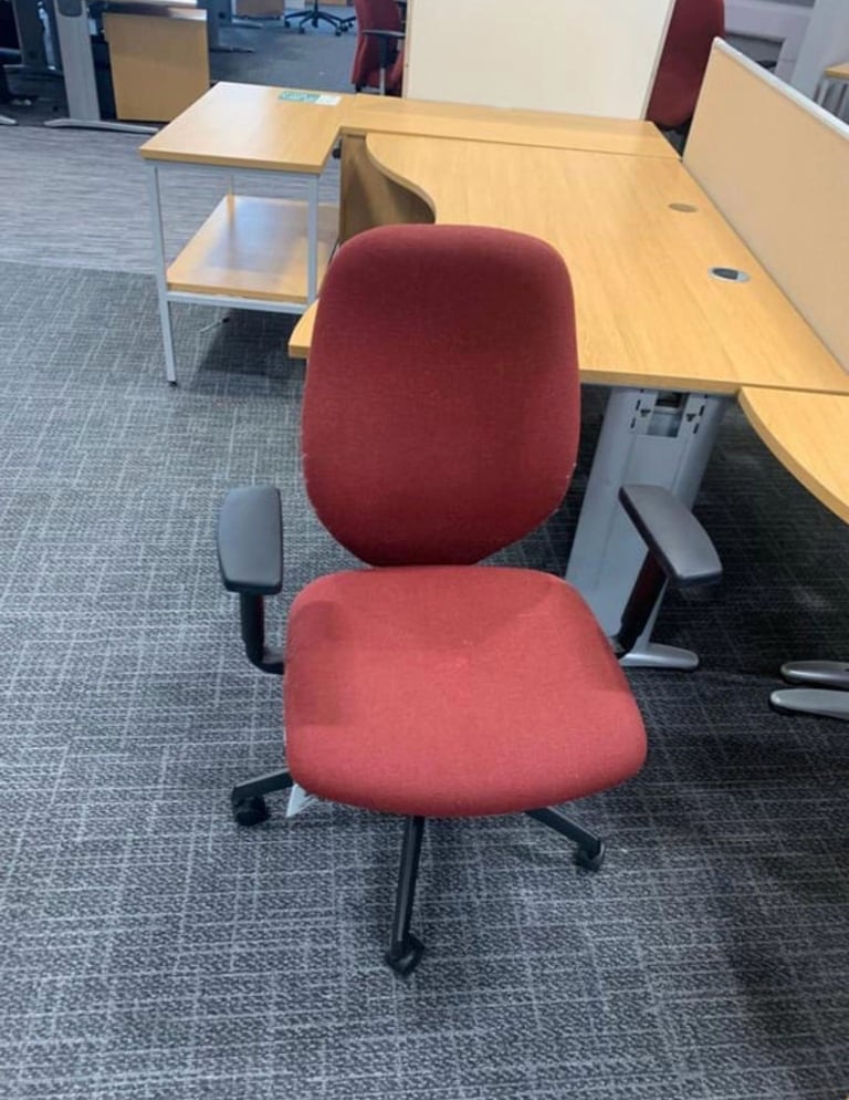 JOBLOT Office Furniture SURPLUS STOCK For Sale Over 100 Desks/Chairs/Cabinets/Cupboards 14