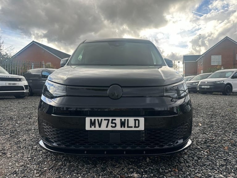 Volkswagen Caddy Maxi Wolfsburg Stealth Edition DSG Commerce Pro Euro 6