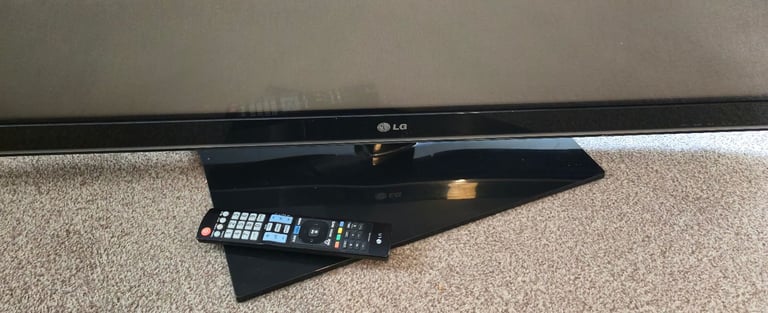 LG 50 Inch Plasma TV 50PT353K with Remote. Fully Working- Excellent Condition