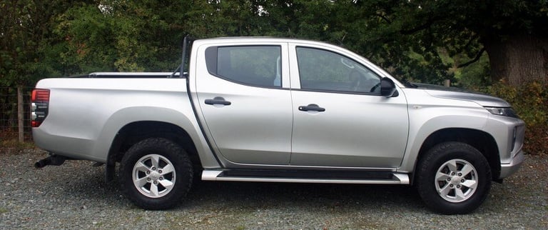 image for 2020 Mitsubishi L200 Double Cab DI-D 150 4Life 4WD PICK UP Diesel Manual