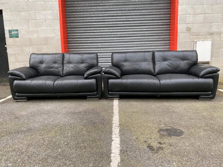 Modern Style High Quality Black Leather 2 and 3 Seater Sofas LIKE NEW