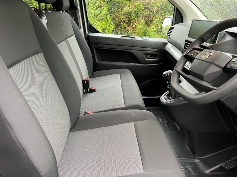 November 2024 Vauxhall Vivaro 2.0 3100 Prime XL Crew (145) Double Cab – 5 Seater