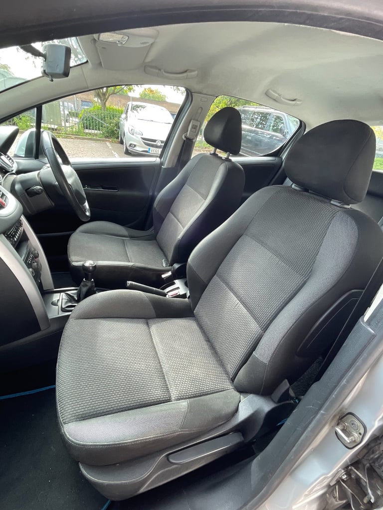 Peugeot 207 1.4 Litre £20 tax 