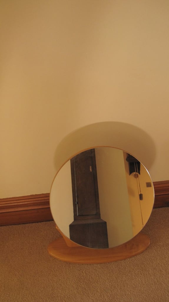 Freestanding adjustable, dressing table mirror