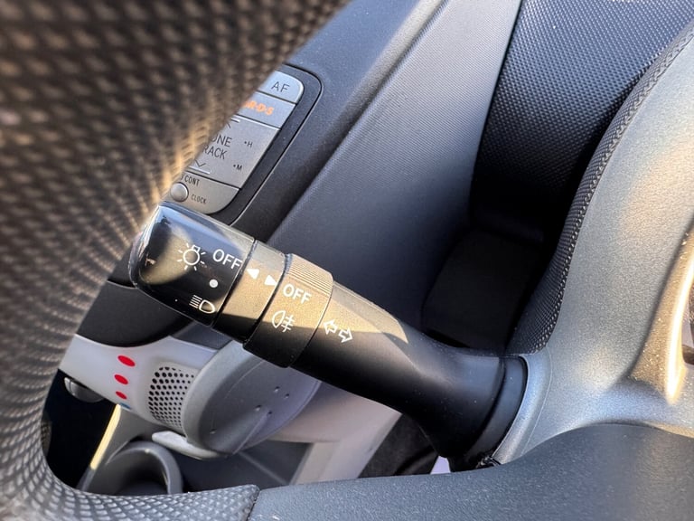 2011 Toyota AYGO 1.0 VVT-i Blue 5dr HATCHBACK Petrol Manual