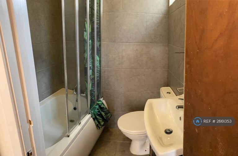 2 bedroom flat in High Street, New Malden, KT3 (2 bed) (#2661353)