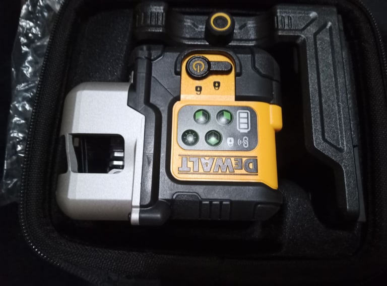 image for DEWALT DCLE14301GB-XJ Green Self-Levelling Multi-Line USB 3 x 180° Beam Laser