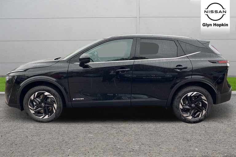 2025 Nissan Qashqai 1.5 E-Power N-Connecta [Glass Roof] 5dr Auto Hatchback Hybrid Automatic