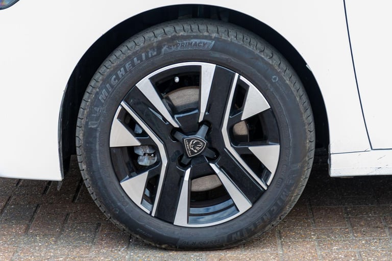2024 Peugeot 208 1.2 PureTech MHEV Allure Hatchback 5dr Petrol Hybrid e-DSC Euro 6 (s/s) (10 HATC...