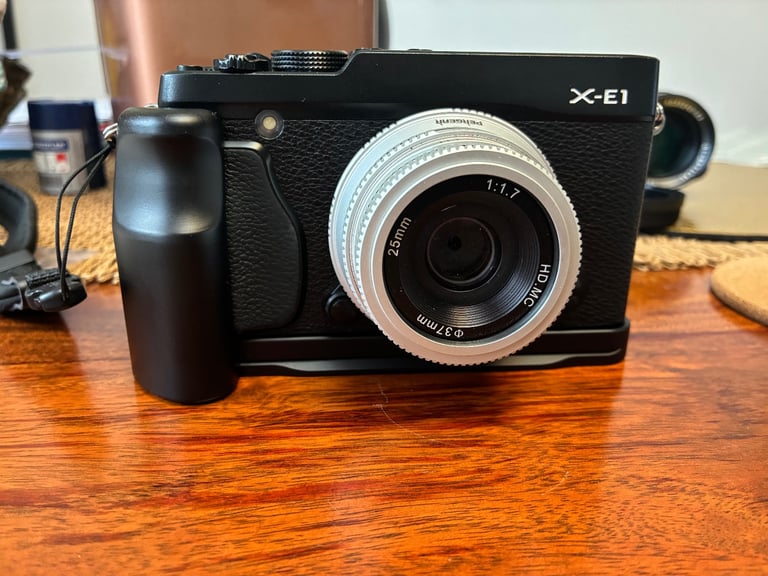 image for Fujifilm X Series X-E1 16.3 MP Digital Camera black - complete system 4 lenses