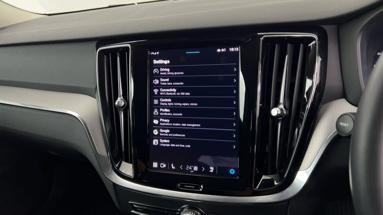 2025 Volvo V60 Plus, T6 AWD Plug-in hybrid, Electric/Petrol, Dark Estate Petrol Parallel PHEV Aut...