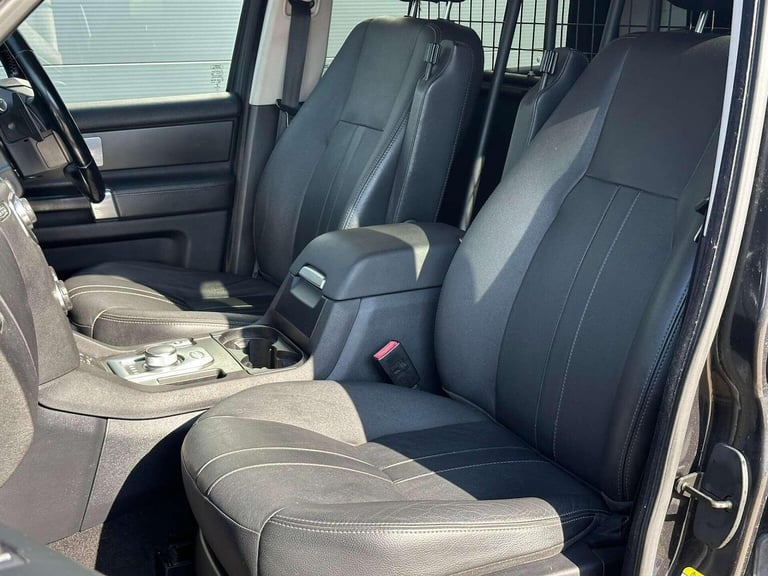 LAND ROVER DISCOVERY 4 3.0 SD V6 Auto 4X4 5dr 2013