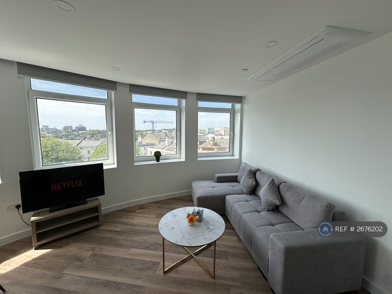 1 bedroom flat in Royal London House, Bournemouth, BH1 (1 bed) (#2676202)